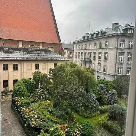 Selected By Market Square Cracovia