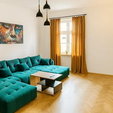 Selected By Market Square Apartman
