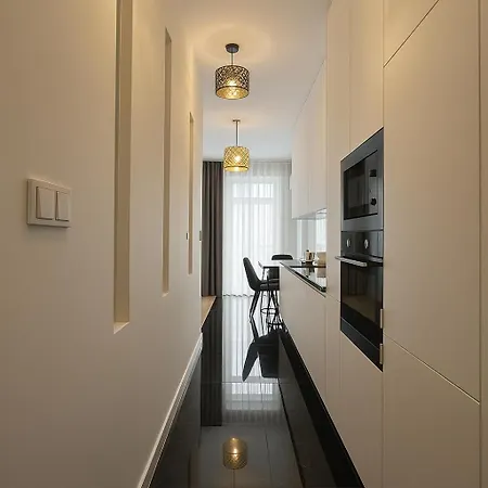 Selected By Market Square Apartman *